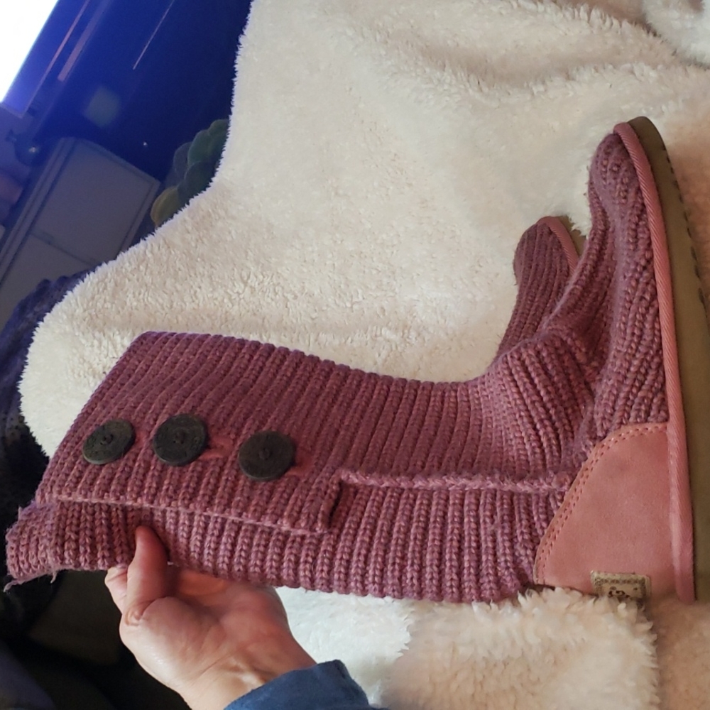 UGGS PINK CLASSIC CARDY KNIT BOOTS SIZE 5 EXCELLENT CONDITION.